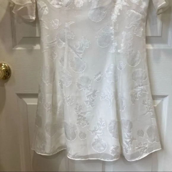 LULUS Shell Print Flounce Shift Dress White Small - Picture 4 of 11